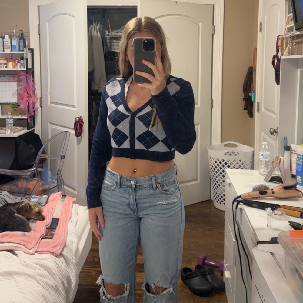 Women’s Cropped Sweater (Aeropostale)